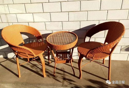 永昌南壩婦女編制生產(chǎn)南方的藤椅 藤桌